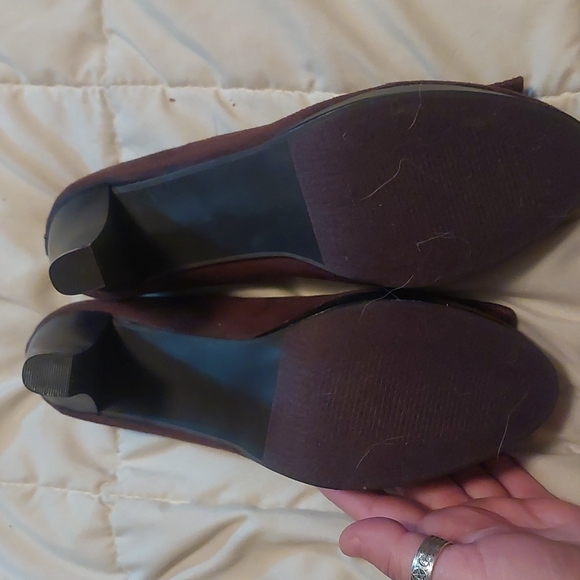Avenue "Cami" Brown High Heels - Picture 2 of 5